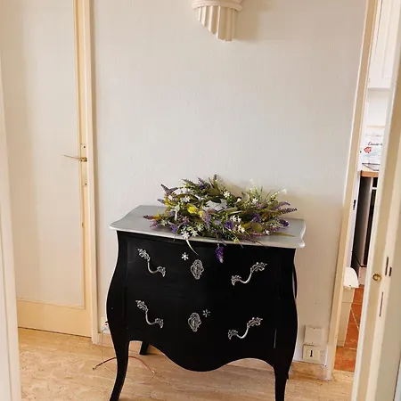 Marina Baie Des Anges - - Apartamento *