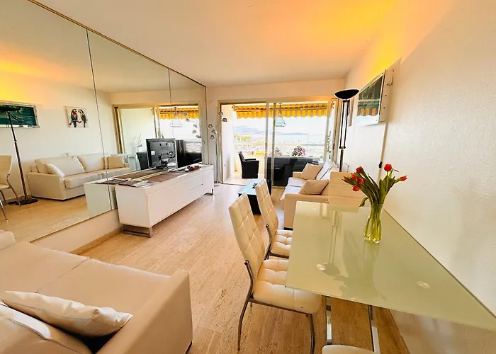 Marina Baie Des Anges - - Apartment