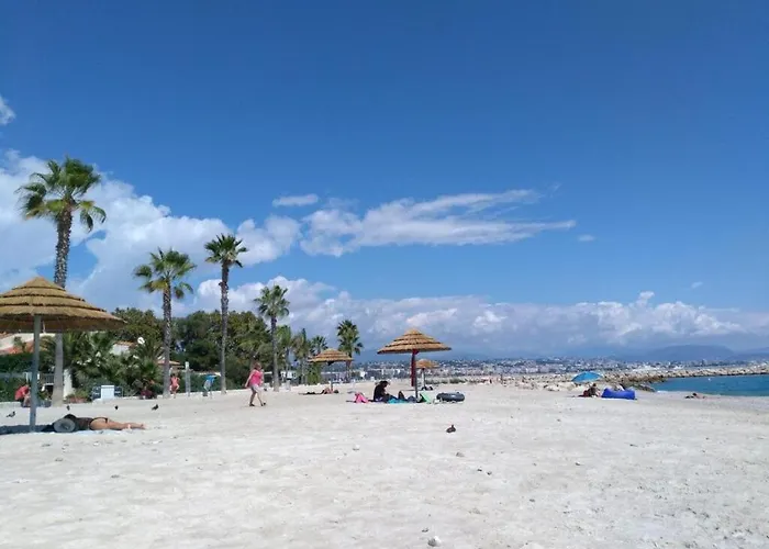 Marina Baie Des Anges - - Apartment
