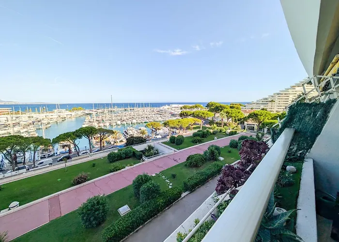 Marina Baie Des Anges - -